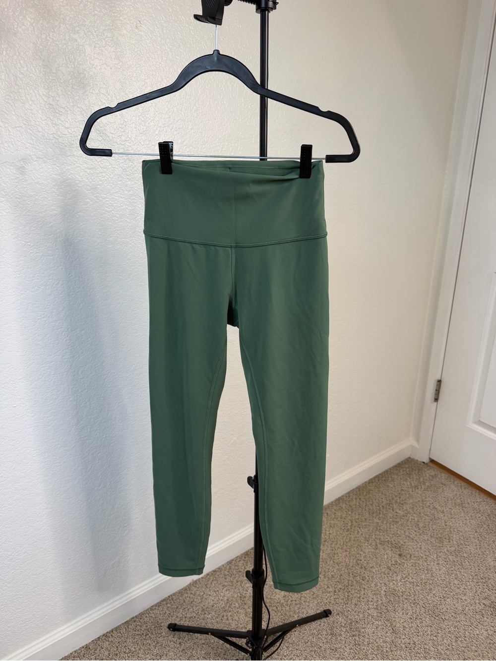 lululemon athletica Girls' Olive Green Cropped Leggings
